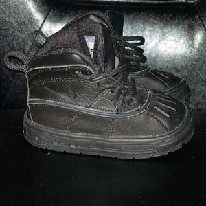 Kids Nike boot/sneakers